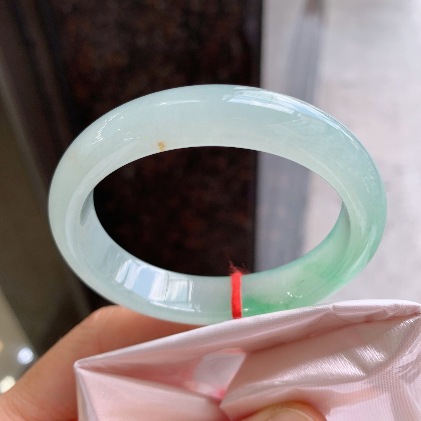 贵妃冰飘绿 有纹 尺寸：52/44/12/7.4 小圈口