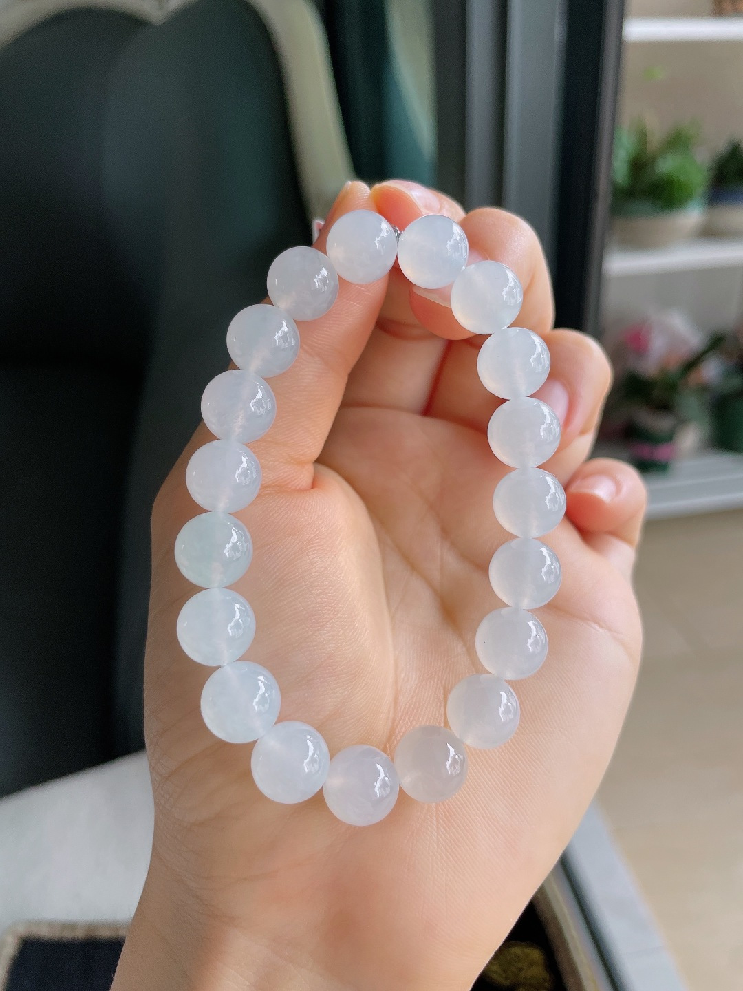 天然翡翠A货，白冰手串，尺寸：10mm。【编4292】