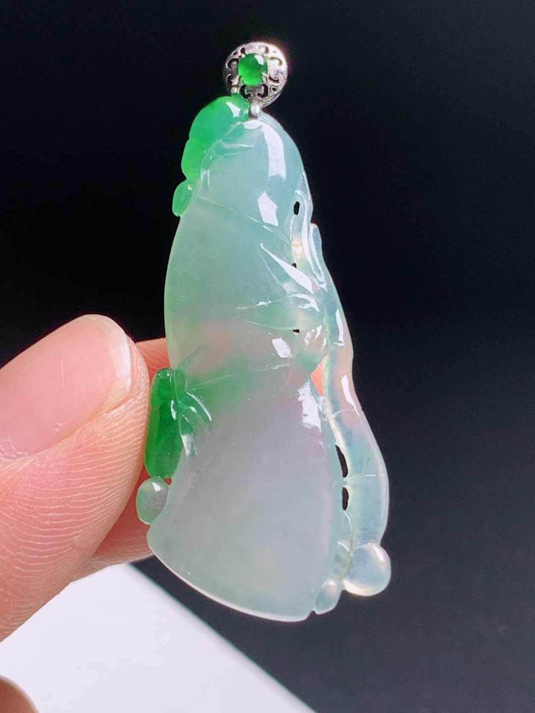 ️  冰种飘绿竹节吊坠，辣绿巧雕节节高升，冰润透亮寓意前程顺遂裸石38.5-17.6-4.1整体4