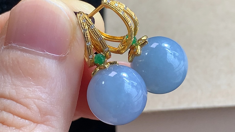 ️ 18K金伴钻珠子耳环，无裂，尺寸取23.4/11.4mm，包A附证书