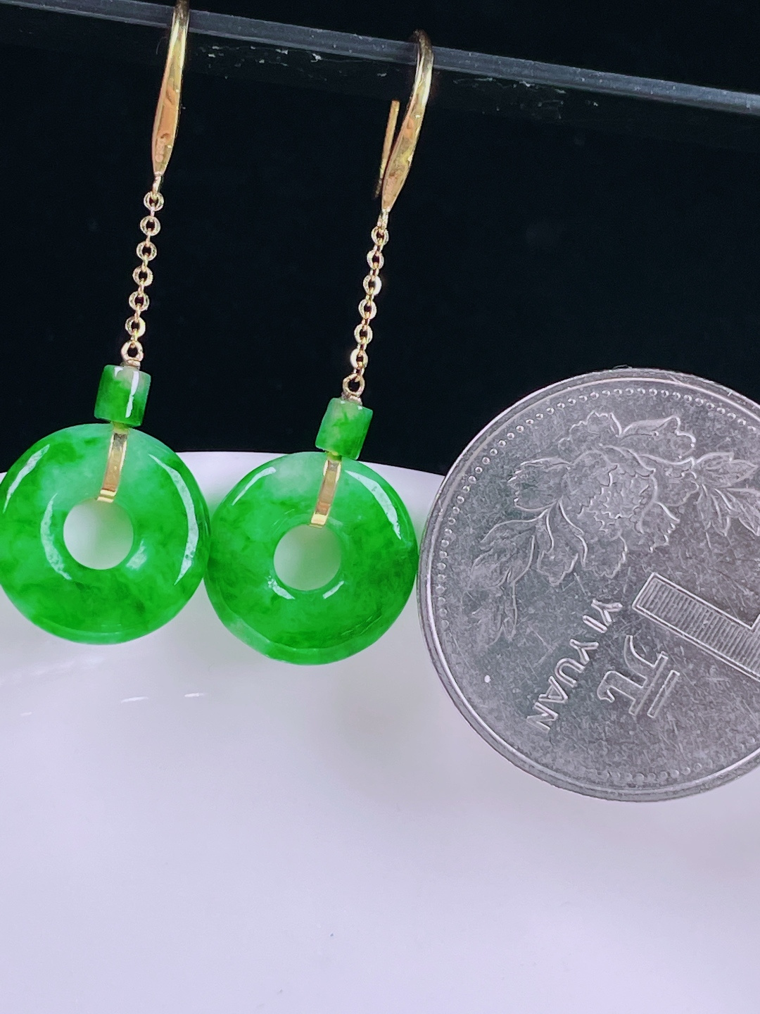 ️辣绿耳坠，老种起光，细底通透，尺寸：裸石12.8/3mm0621