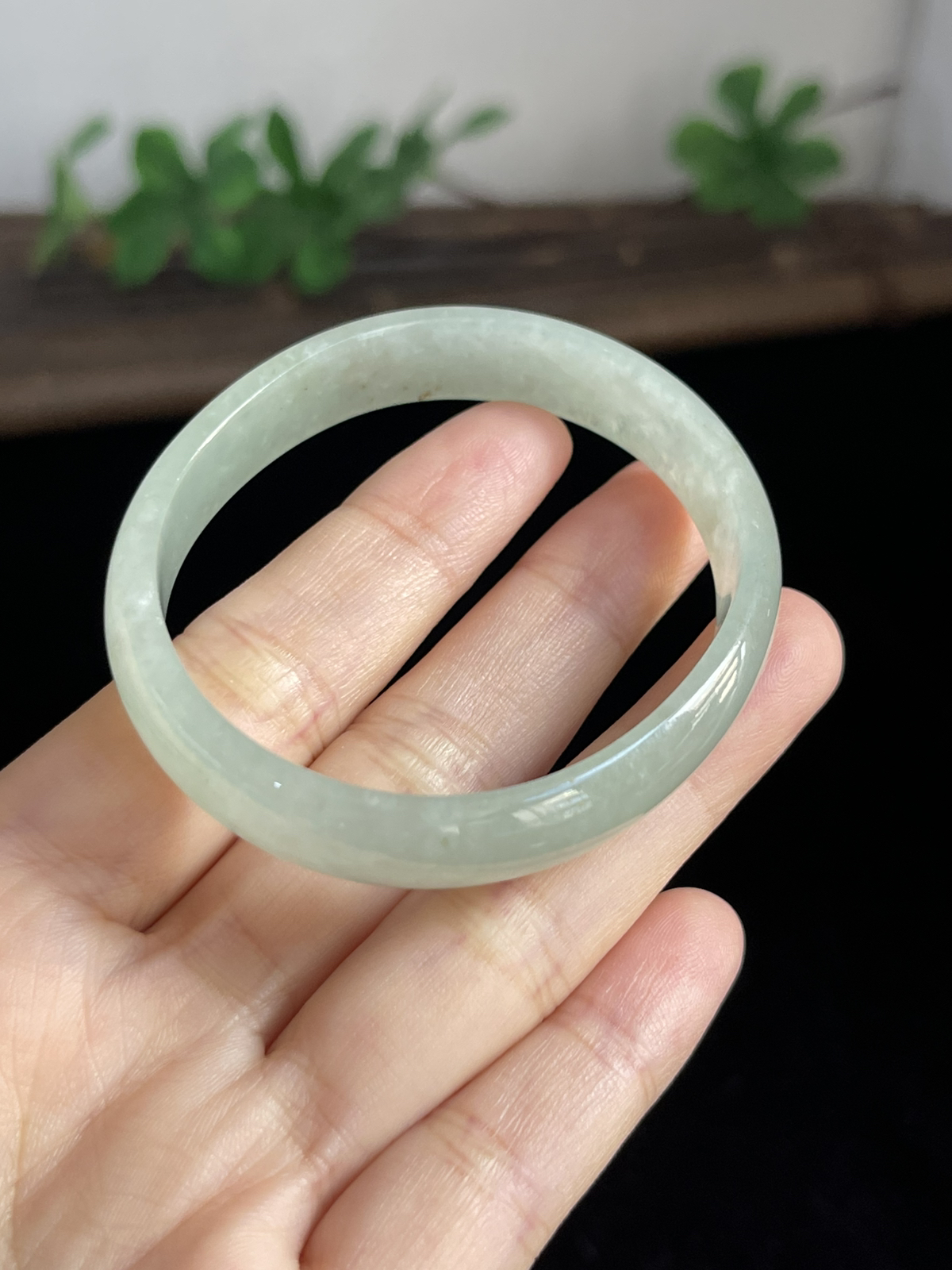 贵妃镯51.3圈口，翡翠手镯