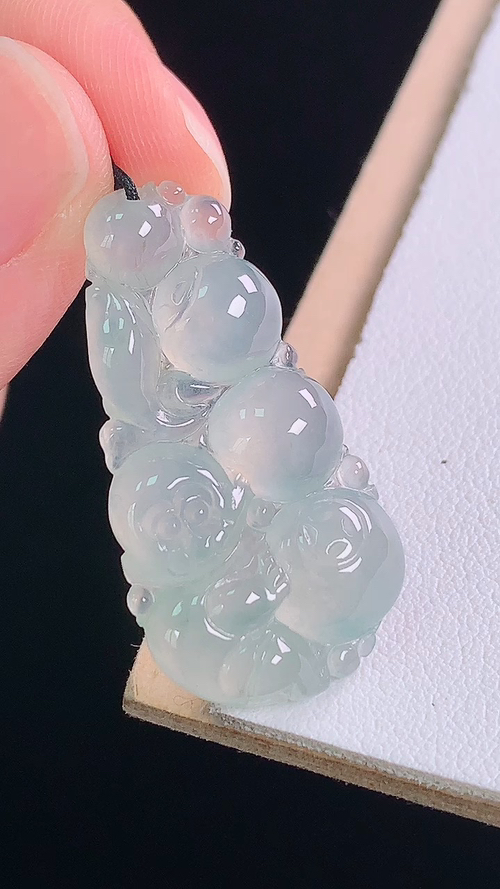 ️冰种灵猴，无裂，尺寸:32.4-16.9-4.8mm 18