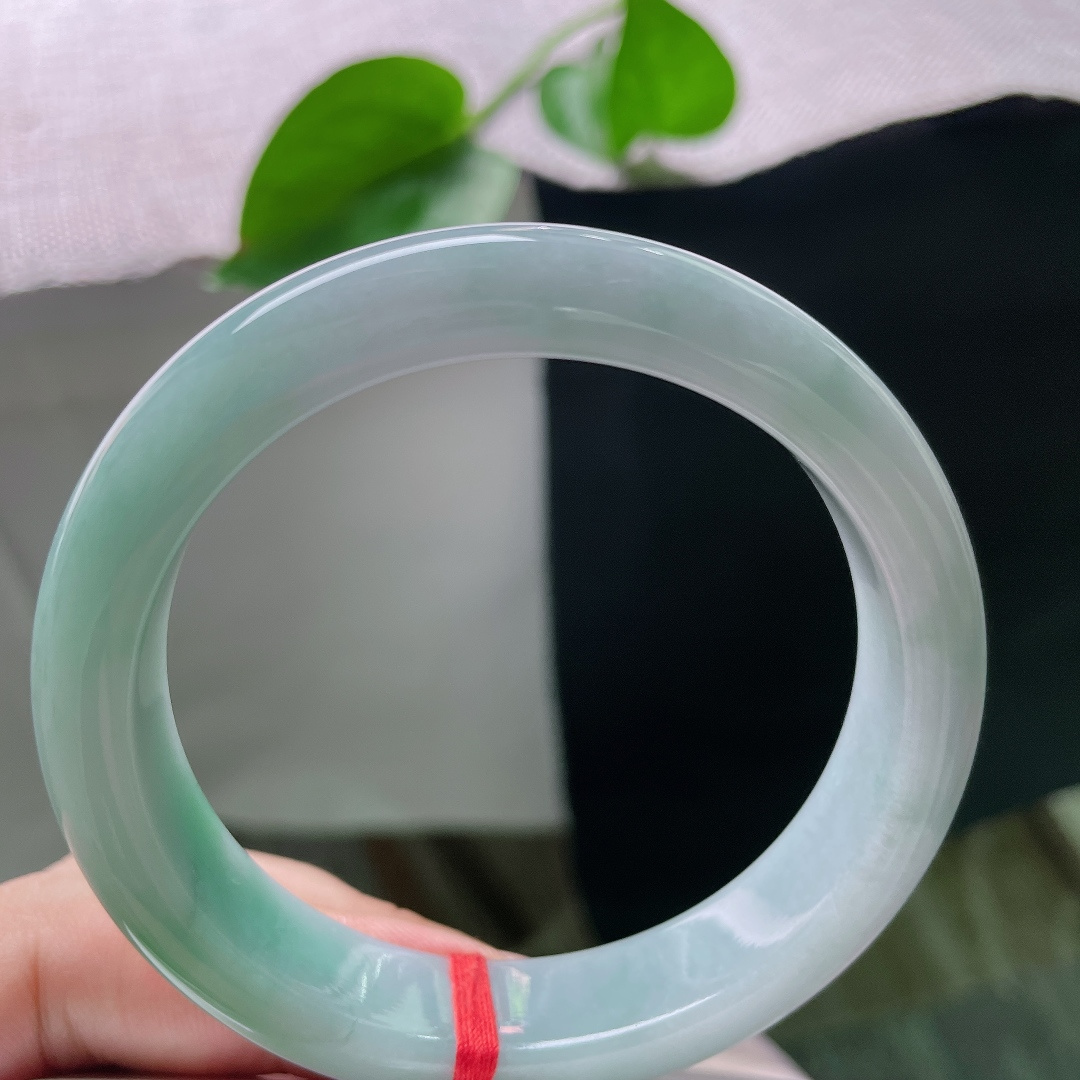 56.8/13/7.9，飘绿正圈，肉质细腻干净，水头好，种老，落落大方，皮纹，ss55193a