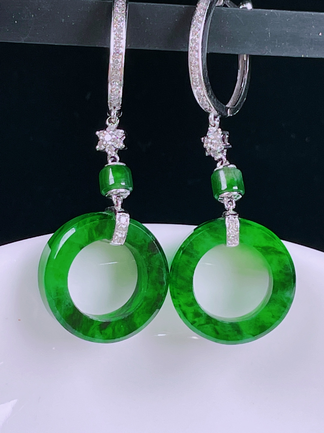 ️辣绿耳坠，老种起光，细底通透，尺寸：裸石14.5/4.2mm0621