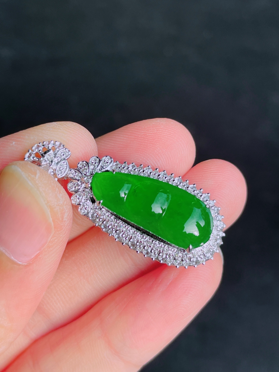 ️绿福豆吊坠，晶莹剔透，新颖时尚，无裂，36.5