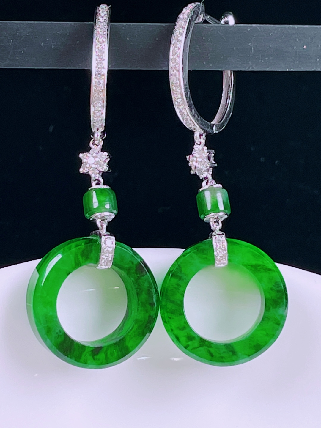 ️辣绿耳坠，老种起光，细底通透，尺寸：裸石14.5/4.2mm0621
