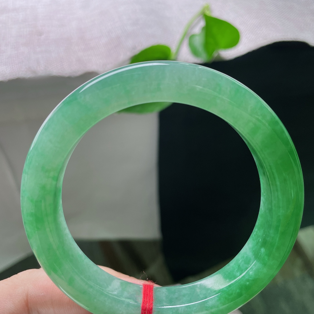60.5/11.7/10.2绿底正圈，一点皮纹，ss53109a