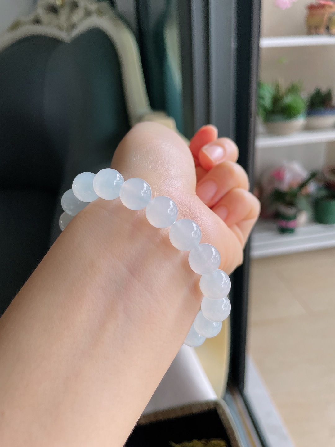 天然翡翠A货，白冰手串，尺寸：10mm。【编4292】