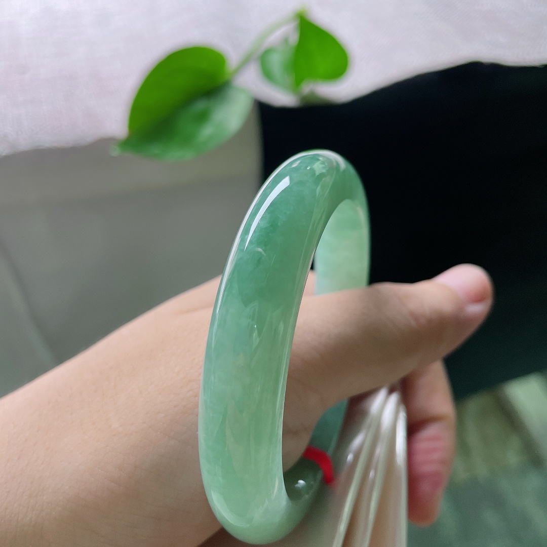 55/12/8.7 绿底正圈，满色匀称，种老，满目清绿，治愈所有浮躁。皮纹，ss55044a