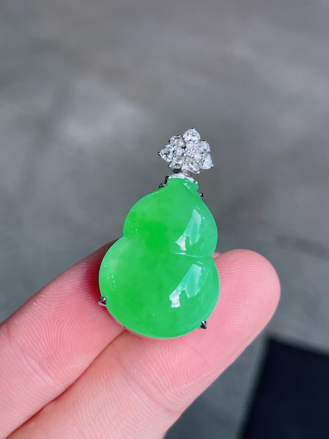️绿葫芦吊坠，晶莹剔透，新颖时尚，无裂，32.5
