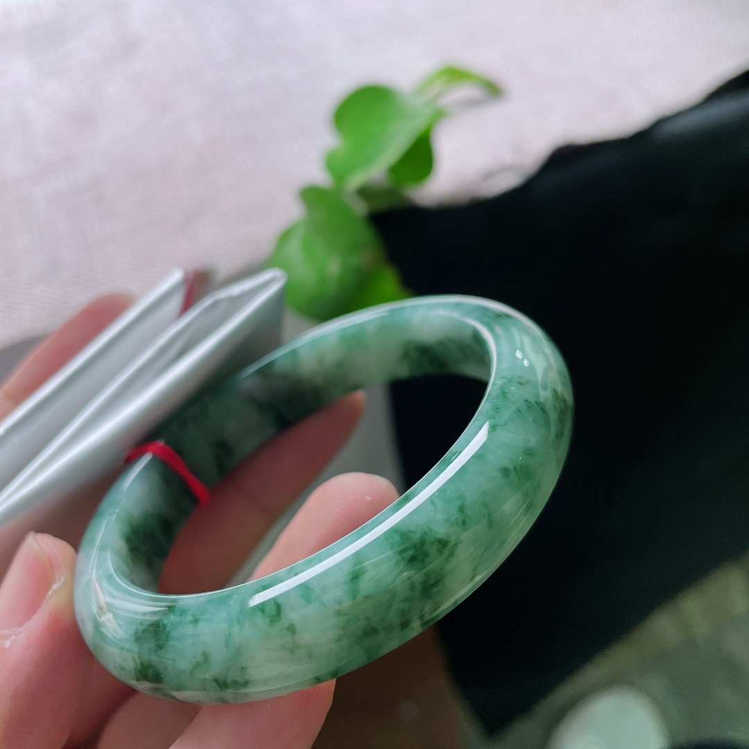 飘花正圈，水润细腻，繁花似锦觅安宁，贵气，典雅，无裂，ss51332a