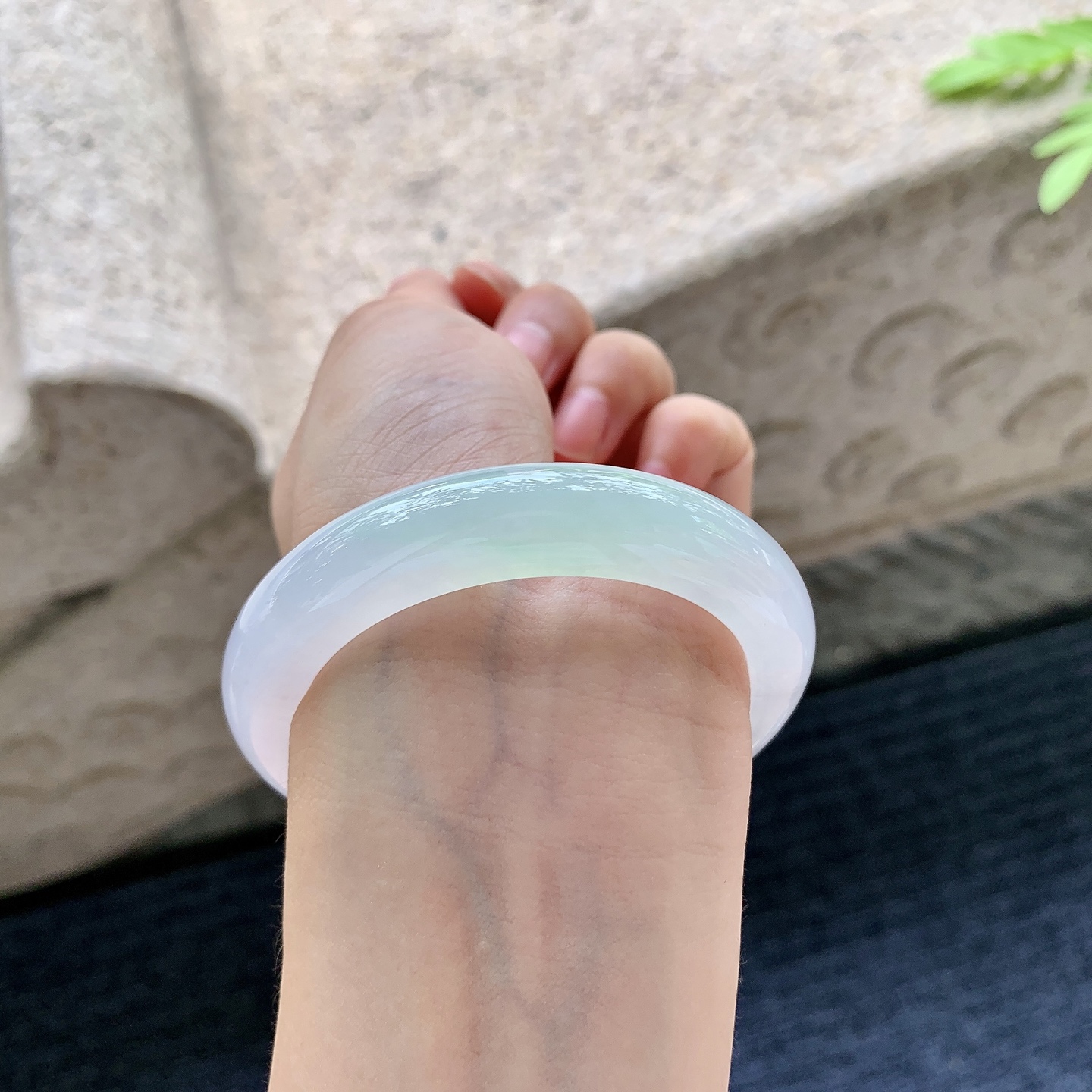 正圈 52.9/11.7/9 冰糯飘绿，水润，种老，细腻，无裂