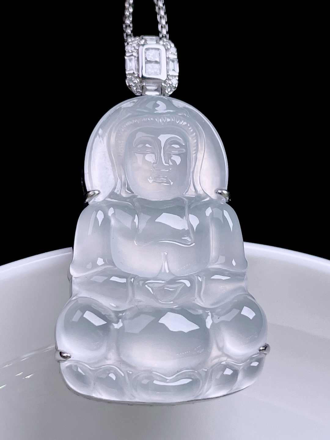 通透水润，种老起光，18k金镶嵌 整体：43.6/24/10.3 裸石：35.5/24