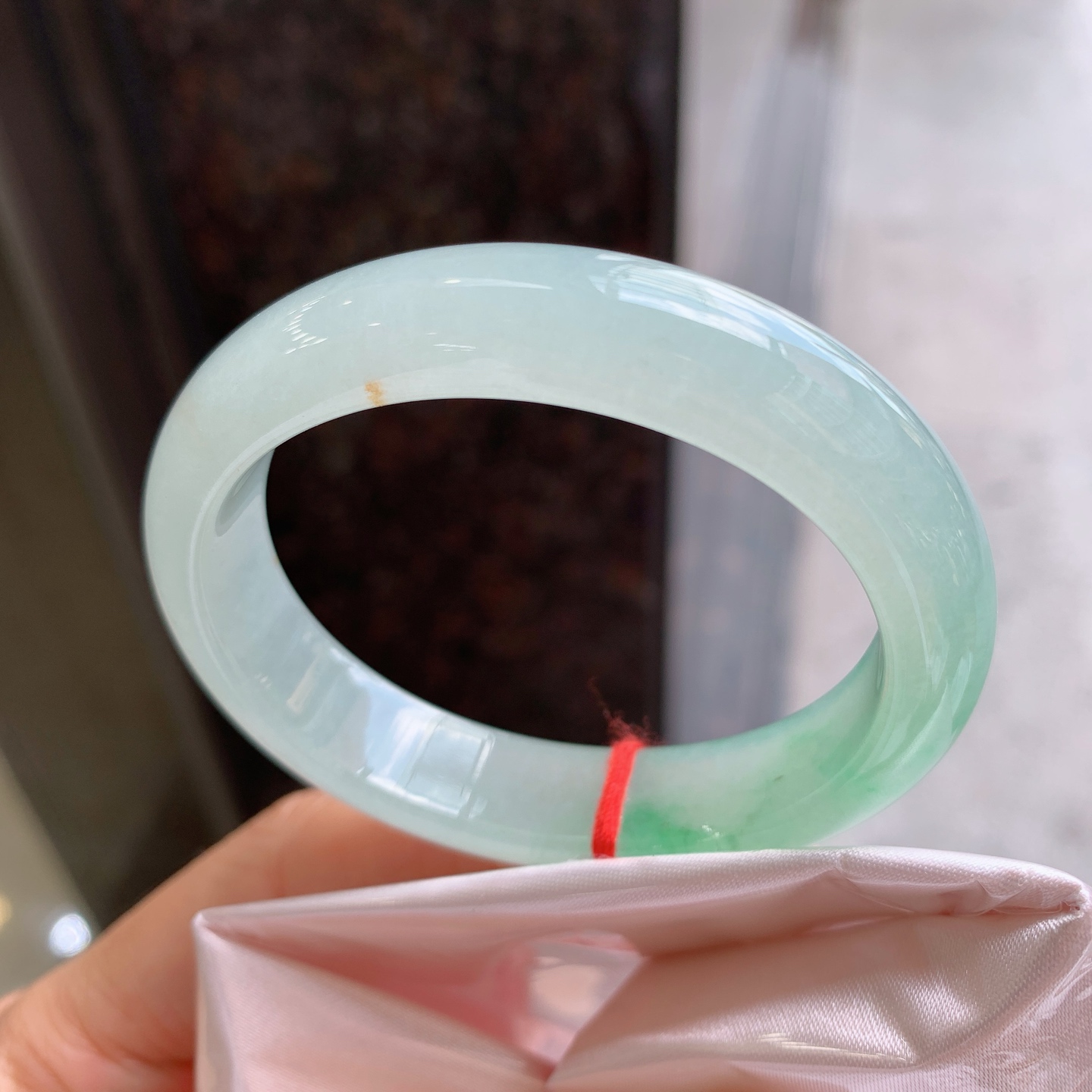 贵妃冰飘绿 有纹 尺寸：52/44/12/7.4 小圈口