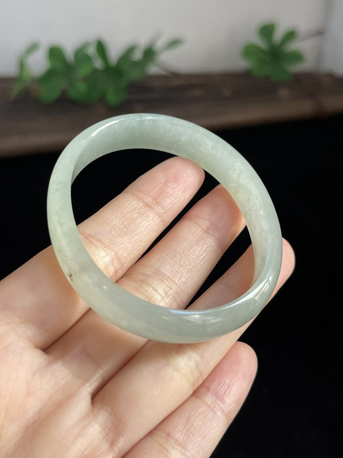 贵妃镯51.3圈口，翡翠手镯