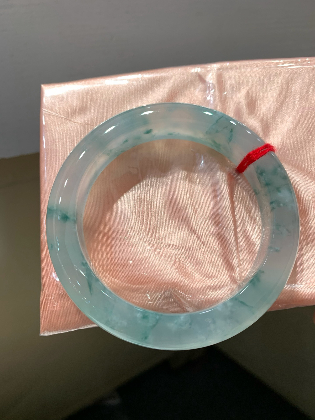 尺寸56.1/11.8/9.7，冰飘花手镯
水润细腻 起光  清新