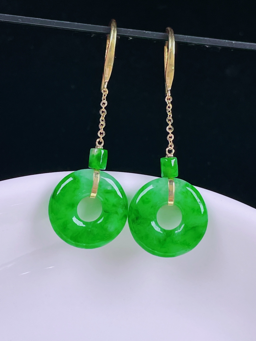 ️辣绿耳坠，老种起光，细底通透，尺寸：裸石12.8/3mm0621