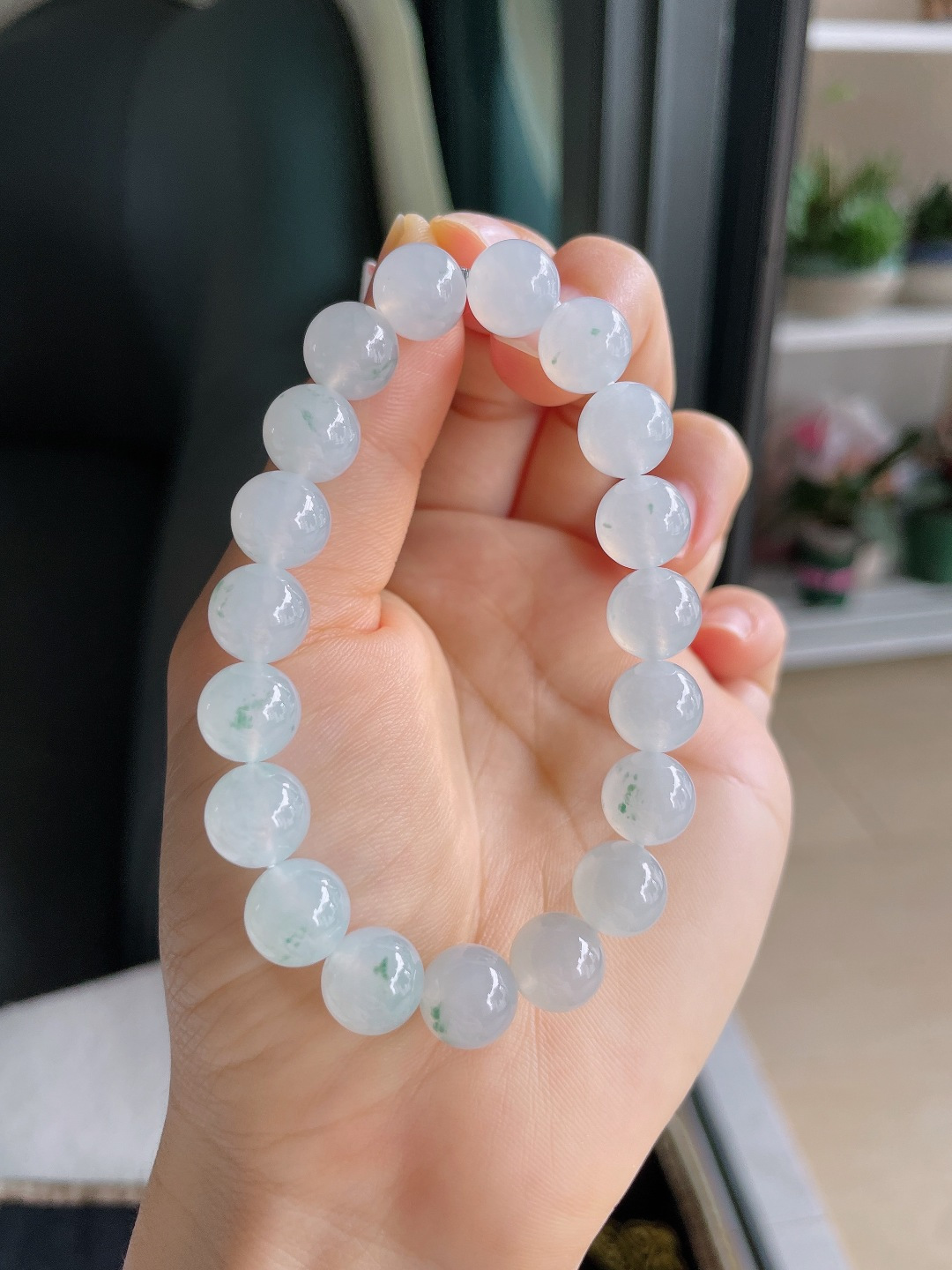 天然翡翠A货，冰飘花手串，尺寸：10mm。【编4291】