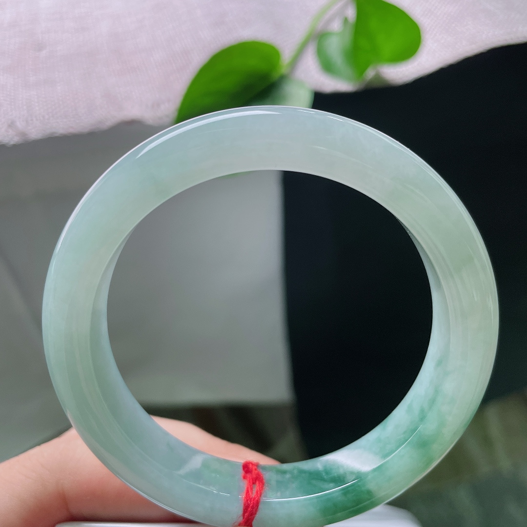 57.3/12/9，飘花正圈，是前大自然随手画下的一笔水墨，不争不抢，却最是动人。无裂，ss53798a