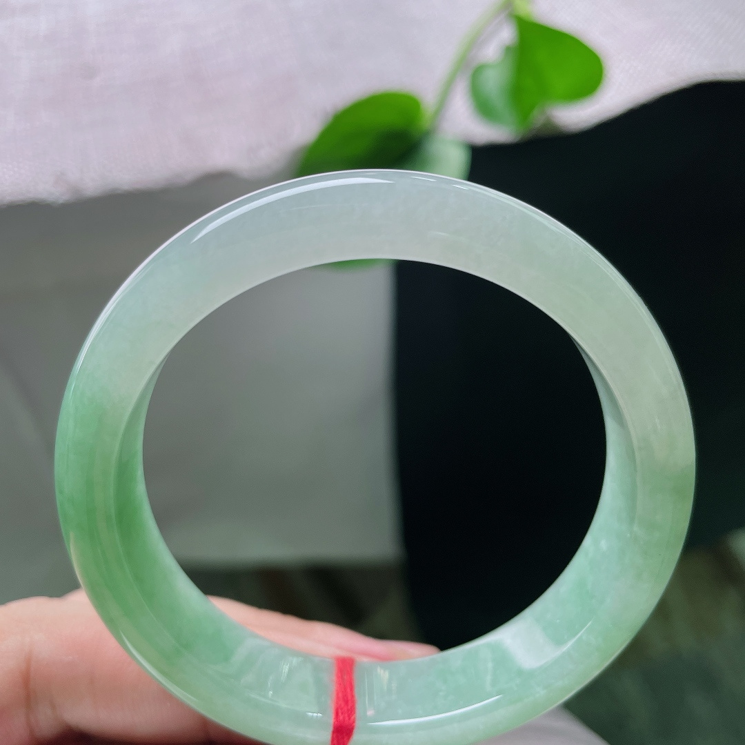 54.3/12.4/7.6甜绿正圈，冰润细腻，婉间青绿，雅致一生，贵气，无裂，ss55272a
