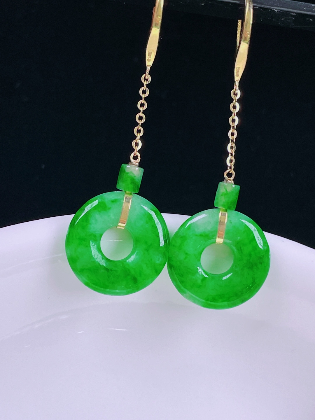 ️辣绿耳坠，老种起光，细底通透，尺寸：裸石12.8/3mm0621