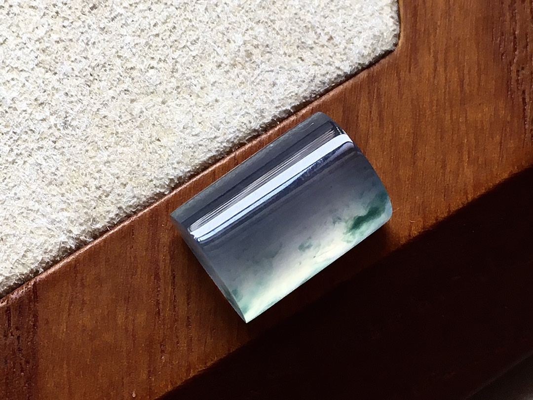 ️ 飘花马鞍 很厚实，飘花素雅，尺寸12.6*9.2*5.8