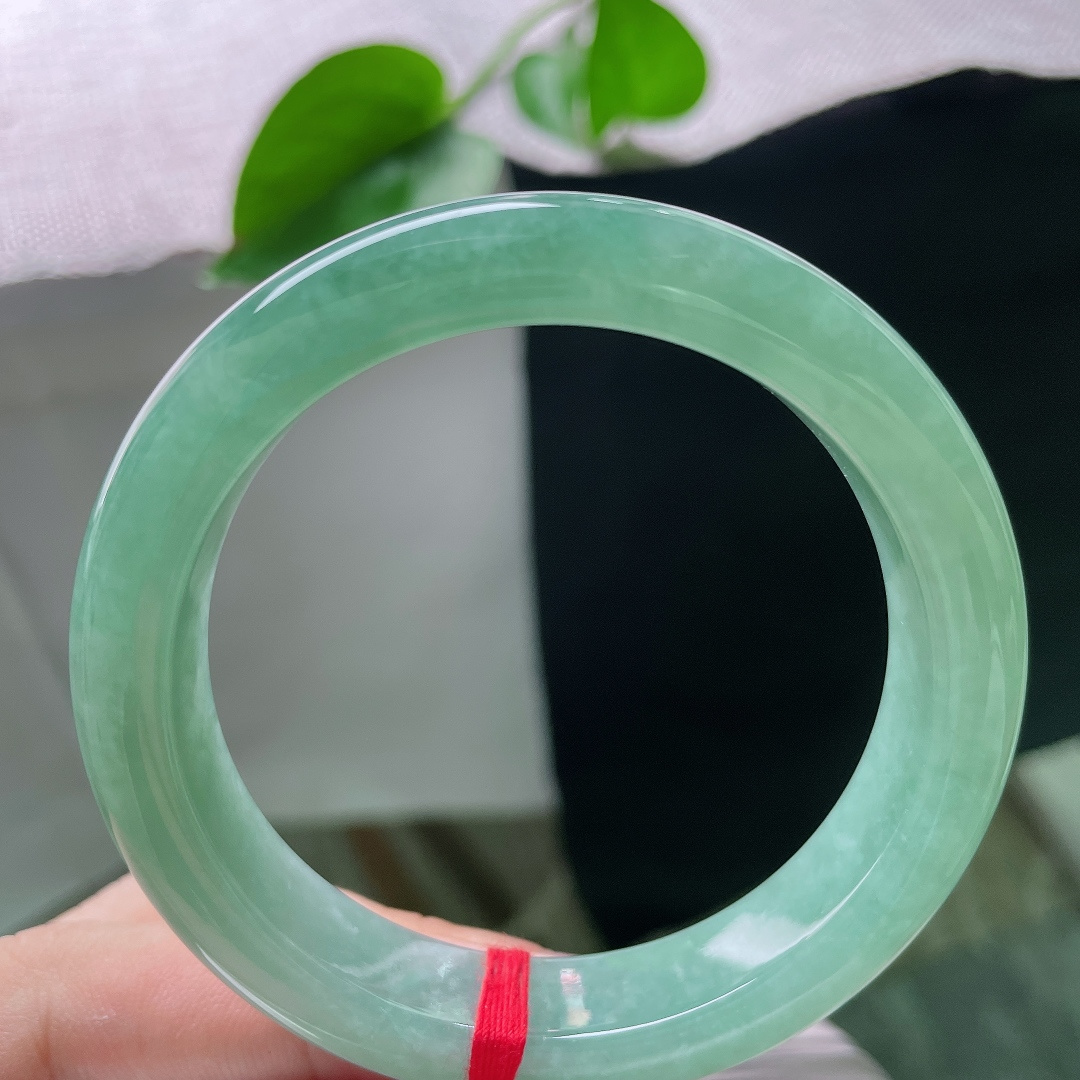 55/12/8.7 绿底正圈，满色匀称，种老，满目清绿，治愈所有浮躁。皮纹，ss55044a