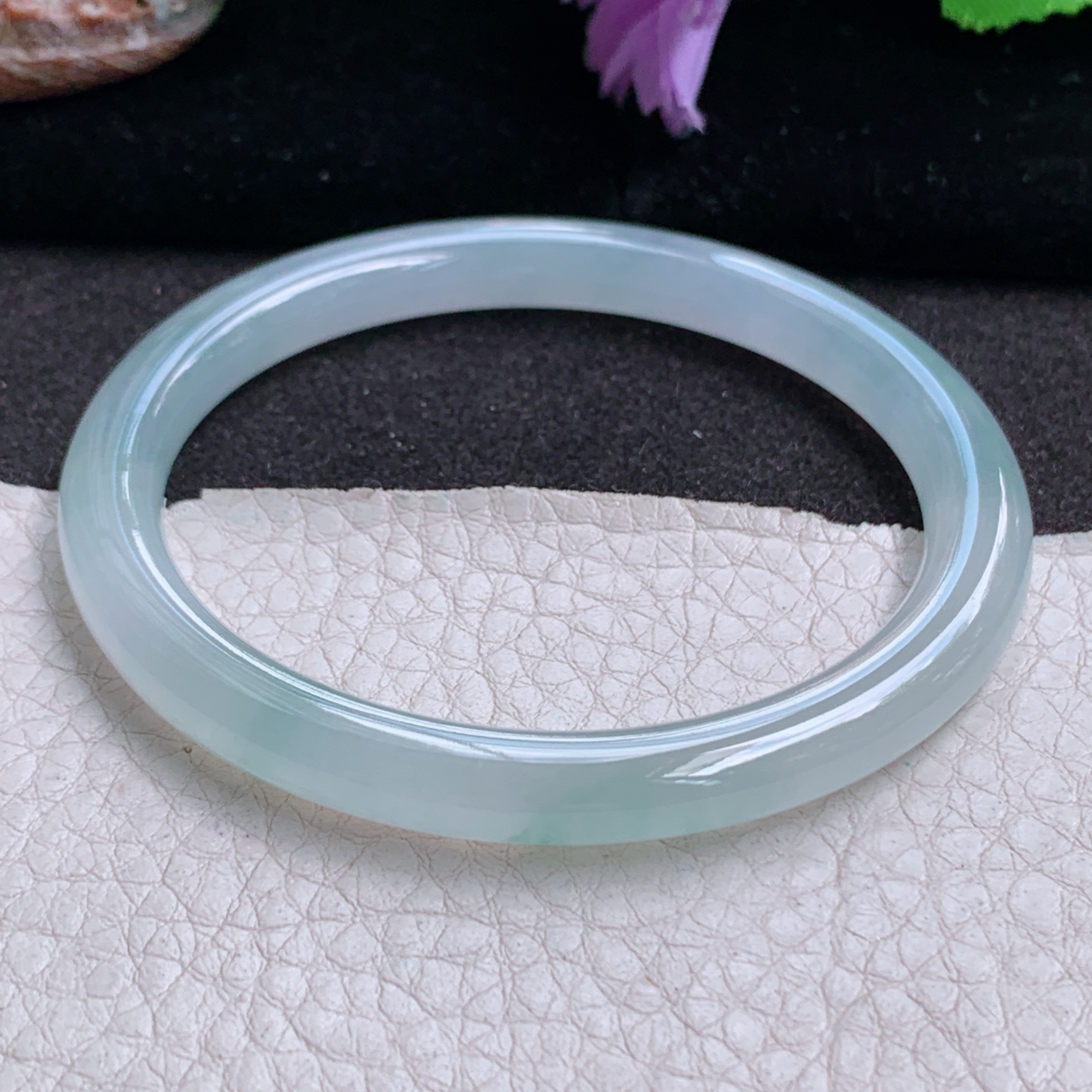yh实拍54.5*6.5*7.5叮当镯 缅甸翡翠a货玉手镯 冰胶飘花秀气圆条玉手环