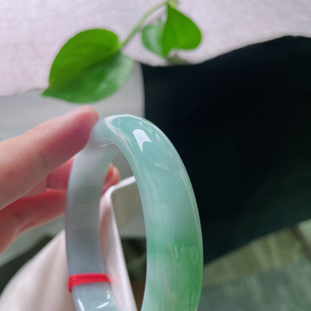 56.8/13/7.9，飘绿正圈，肉质细腻干净，水头好，种老，落落大方，皮纹，ss55193a
