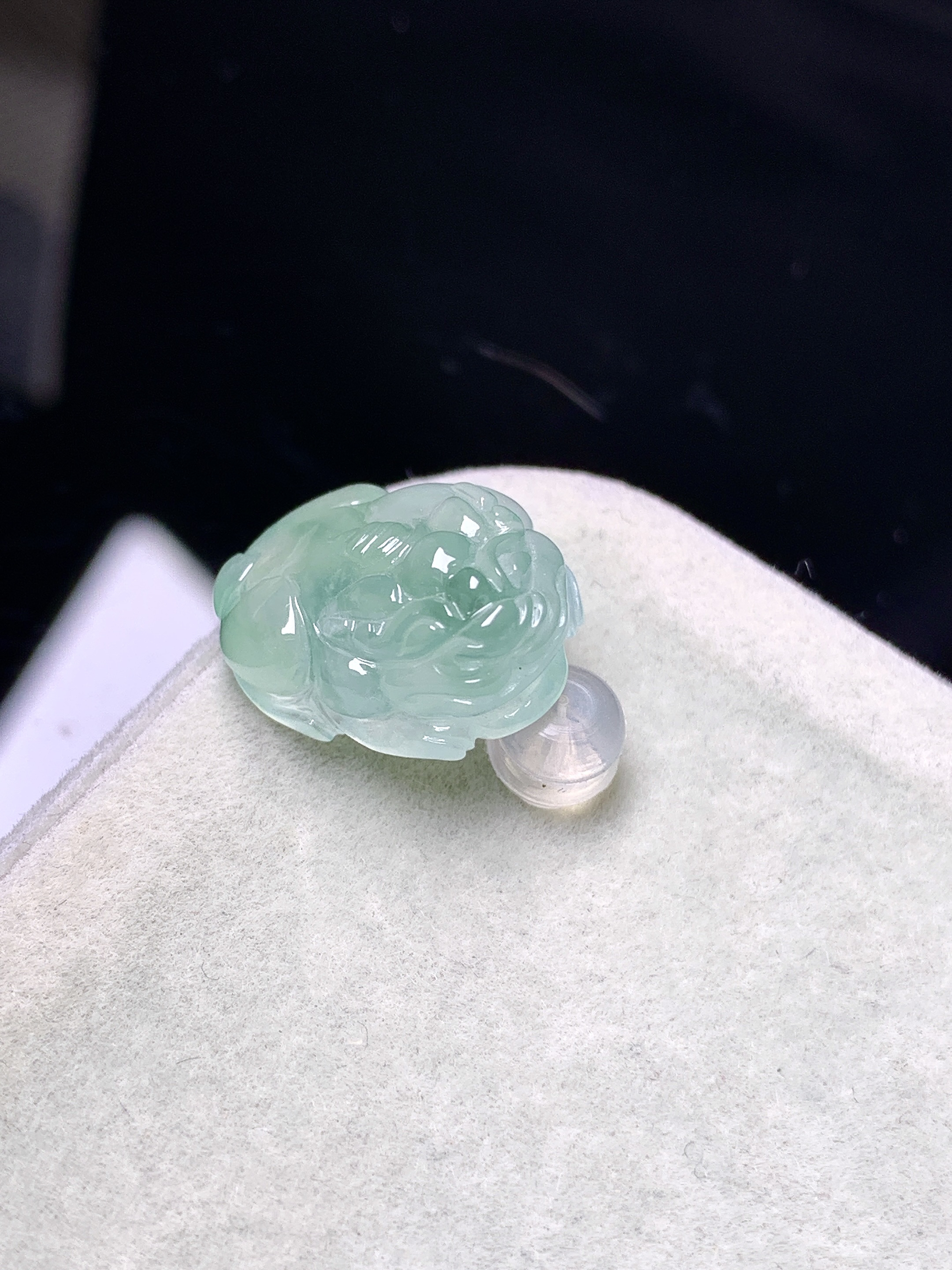 冰飘绿貔貅吊坠 玉质细腻 色泽艳丽清新 c1 整体尺寸15.5*11.5*7.2