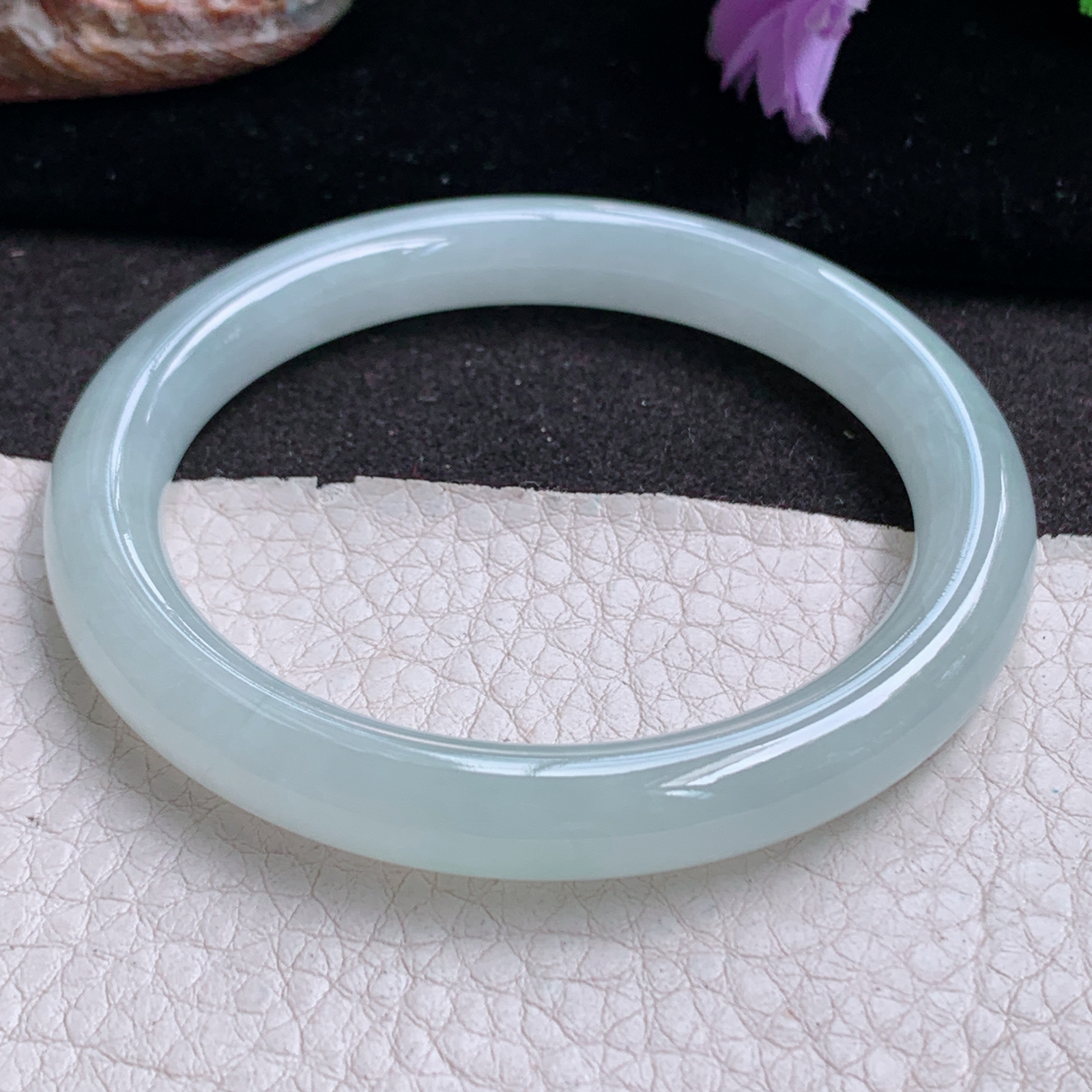 yh实拍53.5*8.5*8.3叮当镯 缅甸翡翠a货玉手镯 白月光秀气圆条玉手环