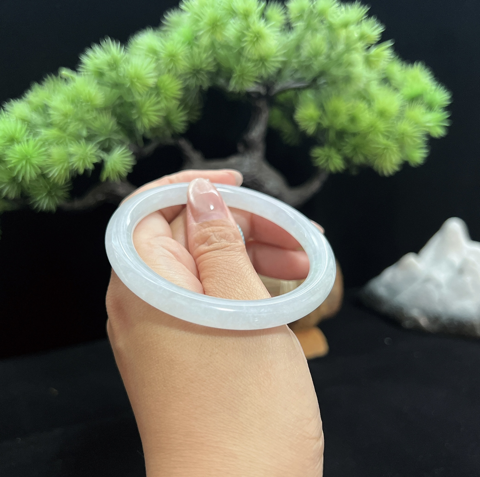 56圈口白月光圆条手镯