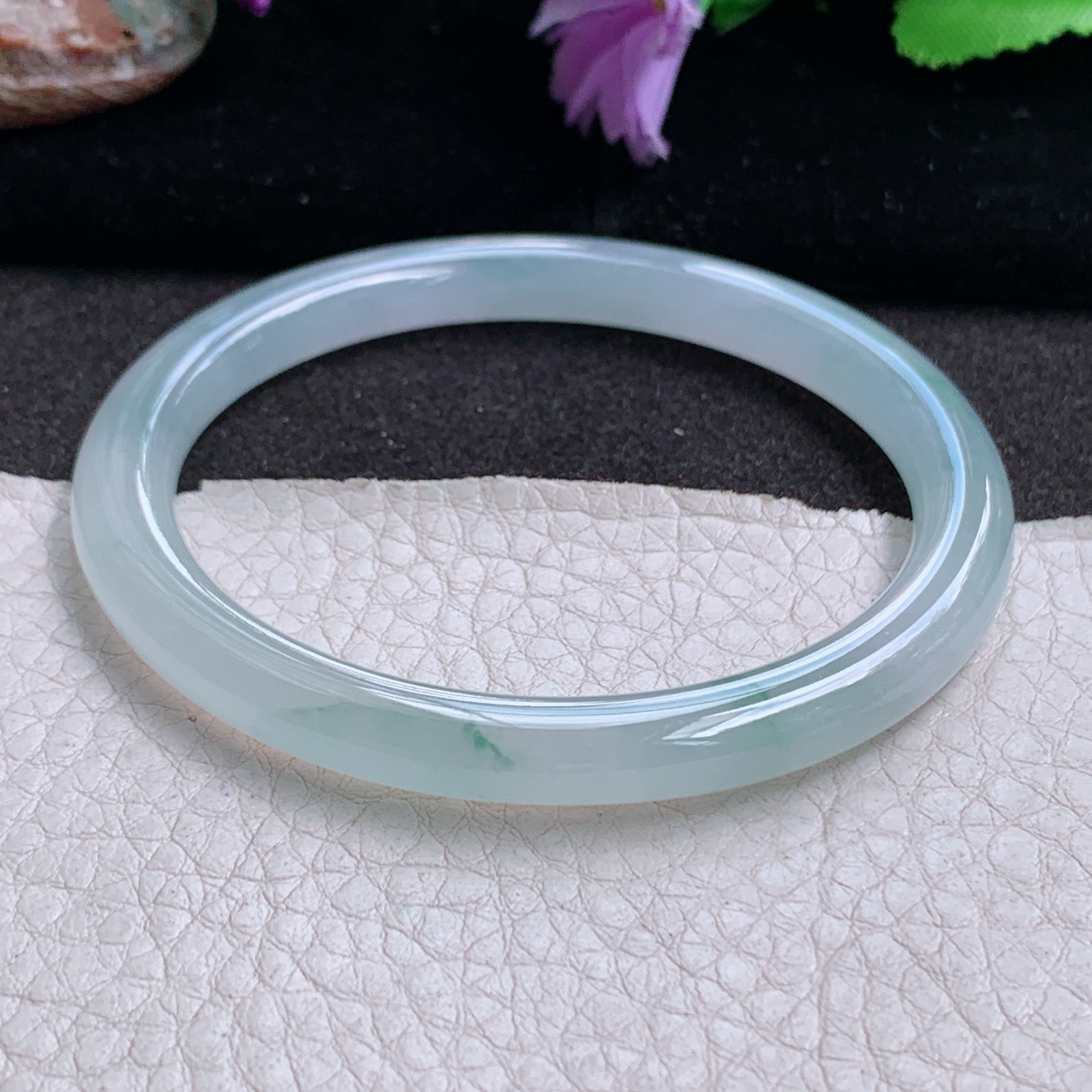 yh实拍54.5*6.5*7.5叮当镯 缅甸翡翠a货玉手镯 冰胶飘花秀气圆条玉手环
