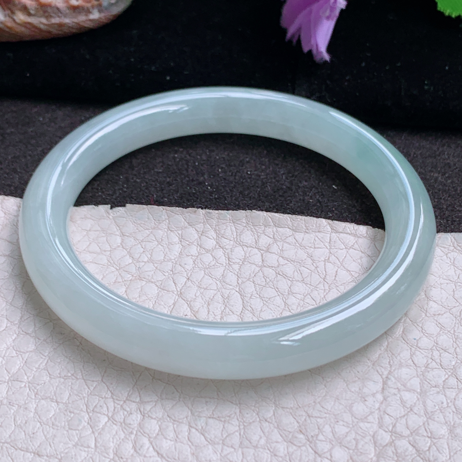 yh实拍53.5*8.5*8.3叮当镯 缅甸翡翠a货玉手镯 白月光秀气圆条玉手环
