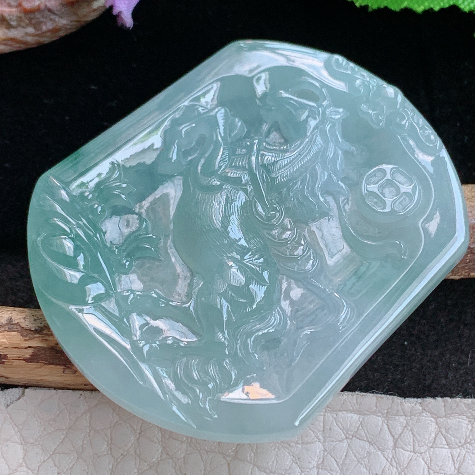 ktj实拍51*43*5.6缅甸翡翠a货精雕冰晴飘花马上发财 生肖马玉吊坠