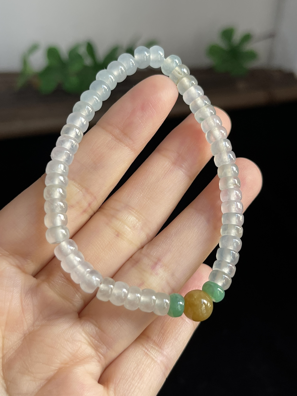 翡翠手链，褐黄色配珠未测