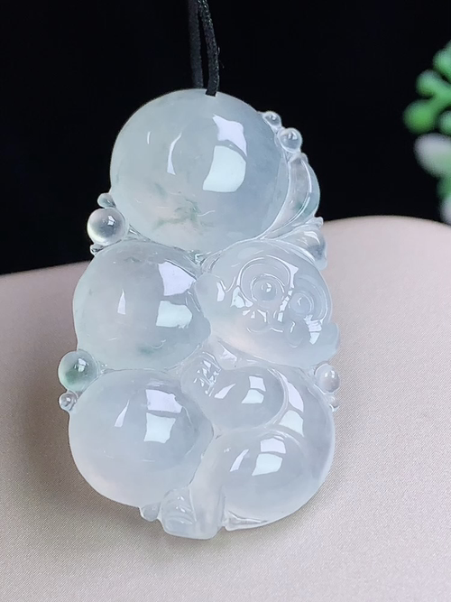 冰飘花生肖灵猴，无裂，尺寸37.1-22-6.4mm，L21apts
