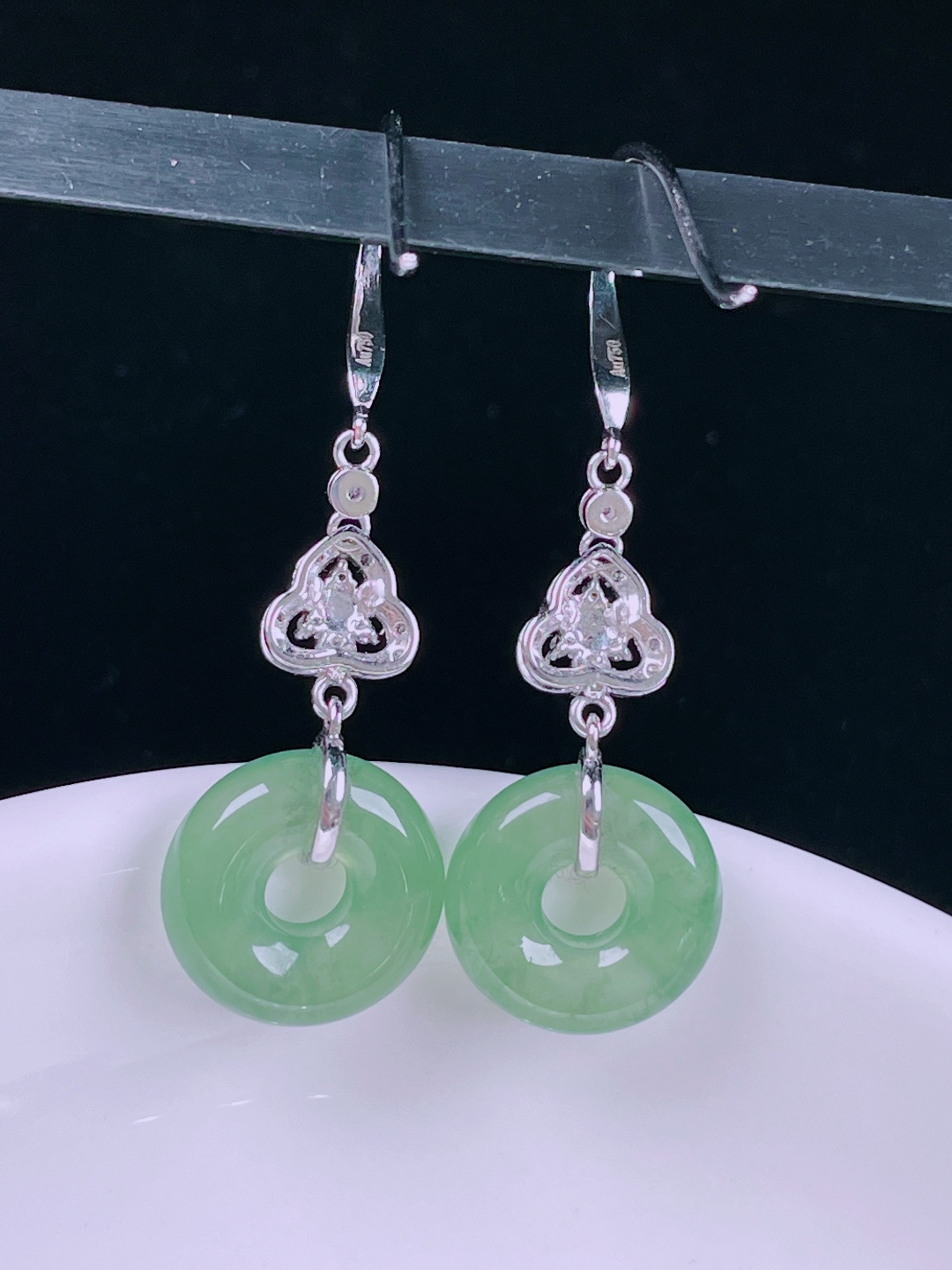 ️冰种耳坠，老种起光，细底通透，尺寸：36.6裸石12.4/3.8mm0621