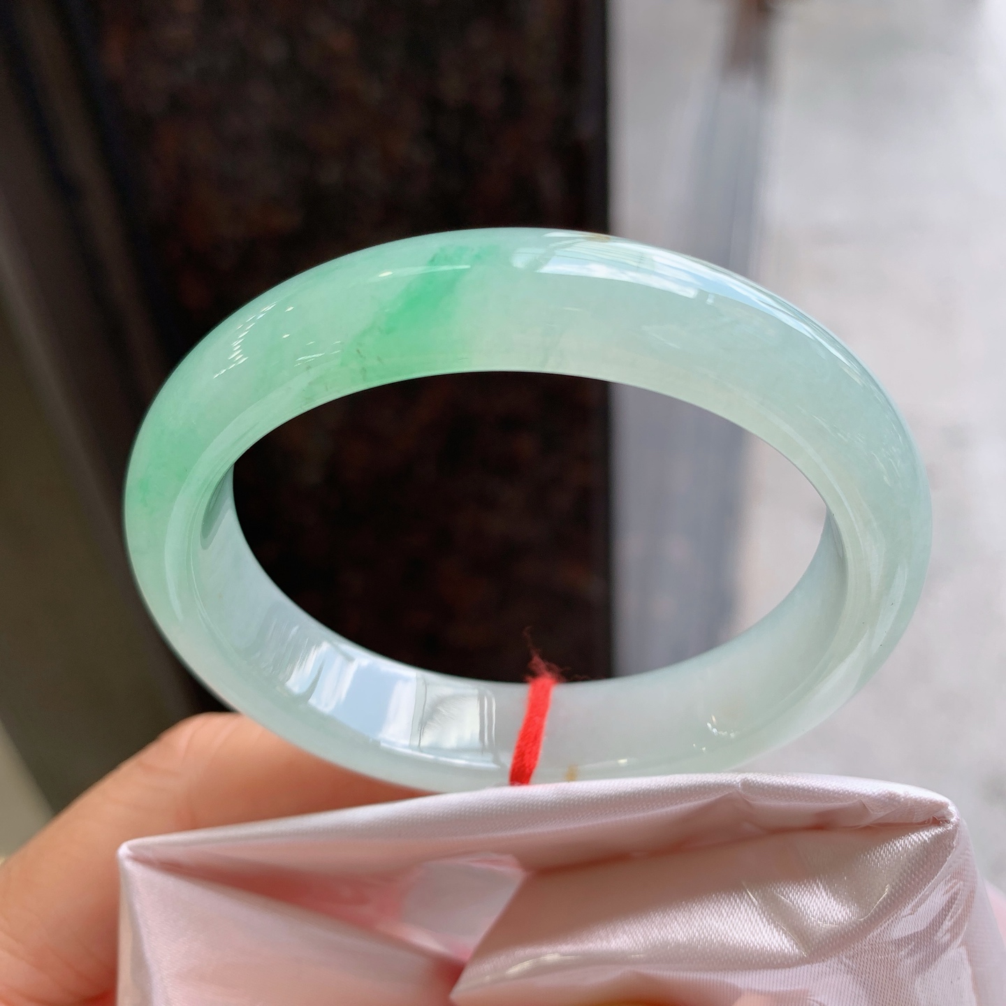 贵妃冰飘绿 有纹 尺寸：52/44/12/7.4 小圈口
