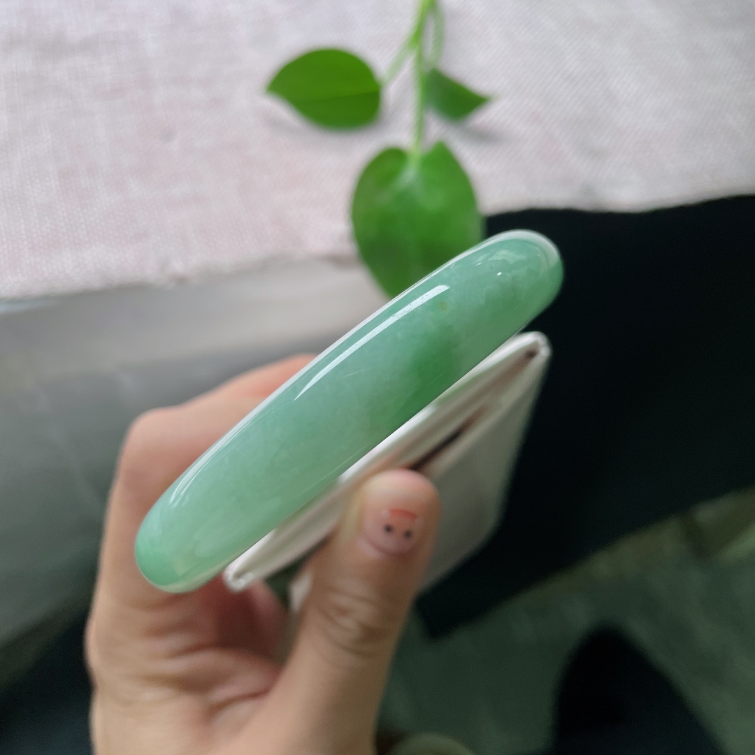 绿底正圈，水润细腻，满绿倾心一眼万年，无裂，ss53769a
