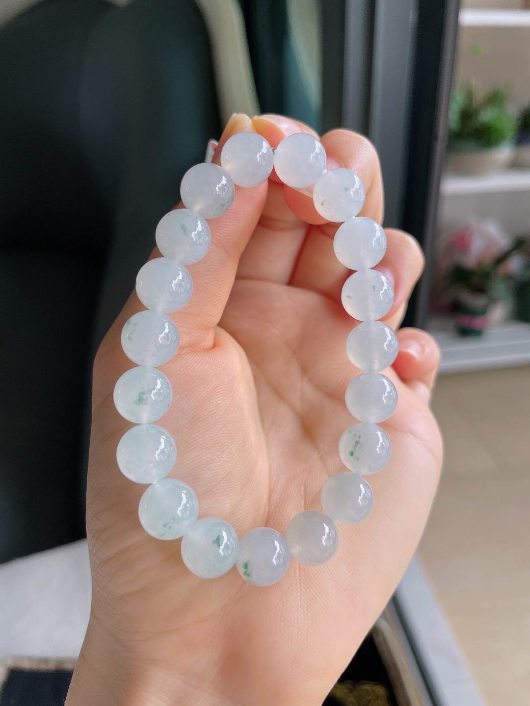 天然翡翠A货，冰飘花手串，尺寸：10mm。【编4291】
