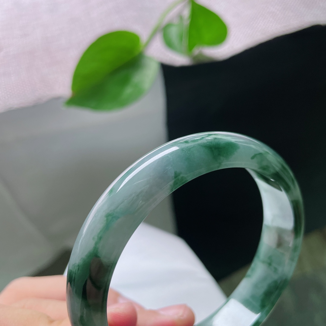 60.6/14.3/7.6飘花正圈，水润细腻，种老，悠悠的云里有淡淡的诗，沉稳贵气，有纹，ss55182a