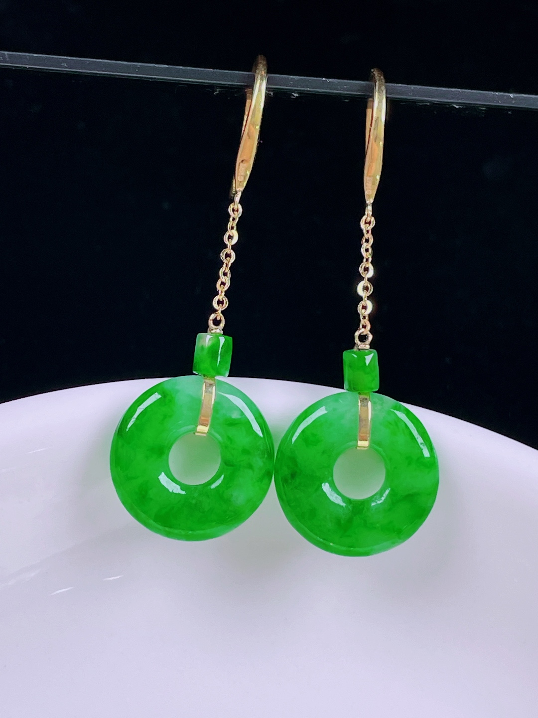 ️辣绿耳坠，老种起光，细底通透，尺寸：裸石12.8/3mm0621