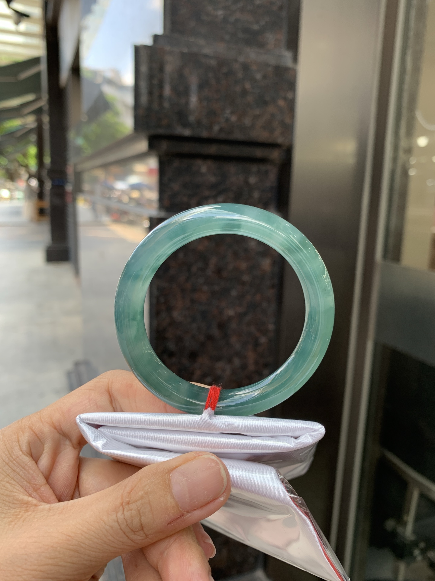 墨兰冰飘花圆条 50.6-8.5-8.8 0621-65-14263 打灯细纹，底妆胶润细腻，冰底中