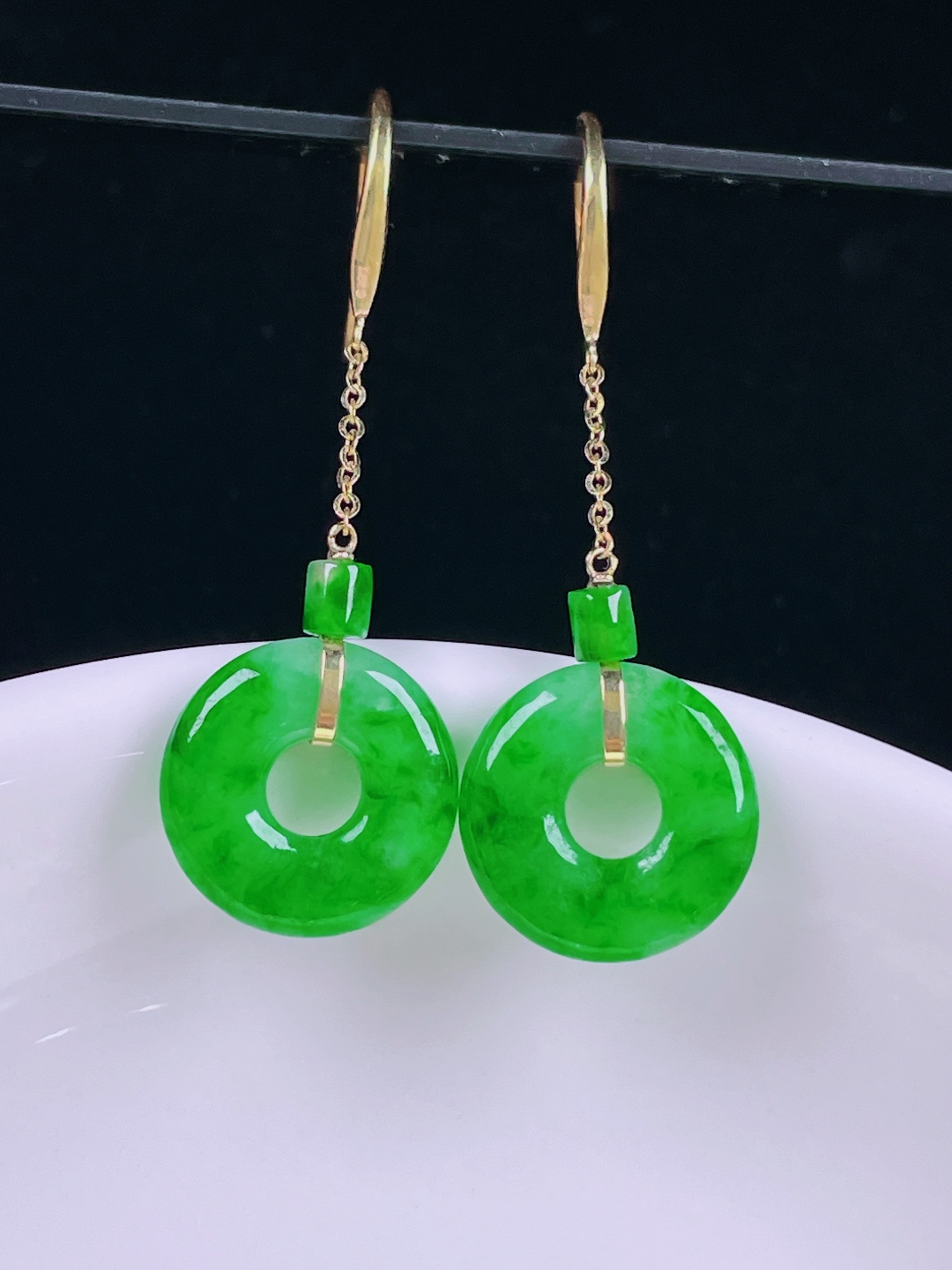 ️辣绿耳坠，老种起光，细底通透，尺寸：裸石12.8/3mm0621