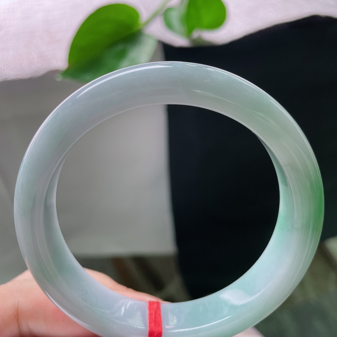 56.8/13/7.9，飘绿正圈，肉质细腻干净，水头好，种老，落落大方，皮纹，ss55193a