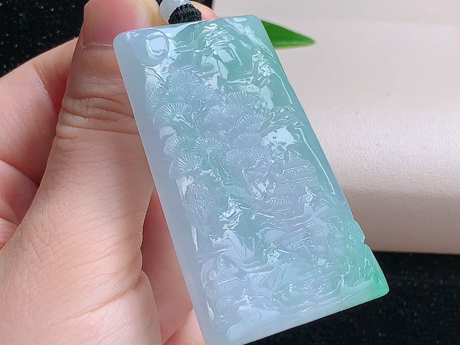 ️ 山水牌，无裂，尺寸57.2-37.7–6.1mm，包A附证书