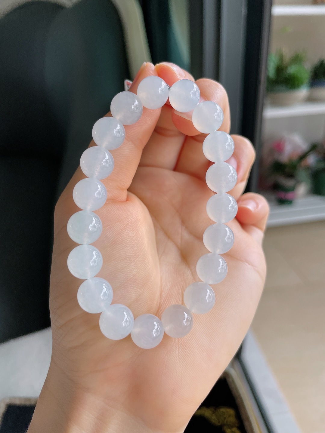 天然翡翠A货，白冰手串，尺寸：10mm。【编4292】