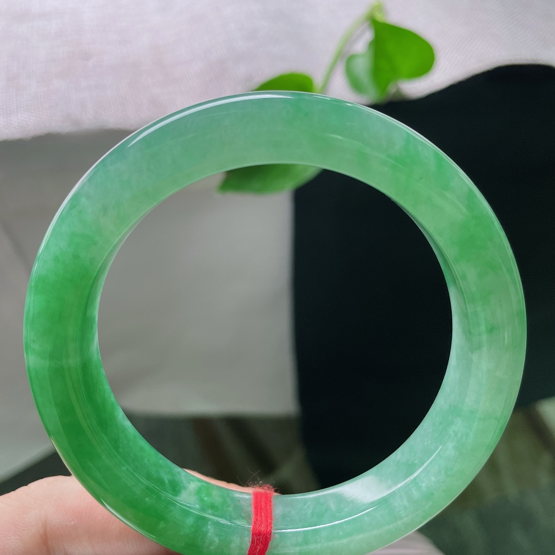 60.5/11.7/10.2绿底正圈，一点皮纹，ss53109a